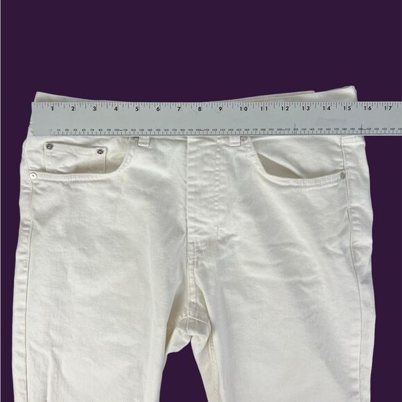 H&M Men’s Regular Fit Cream White Tapered Jeans Size 31x28 - Picture 4 of 8